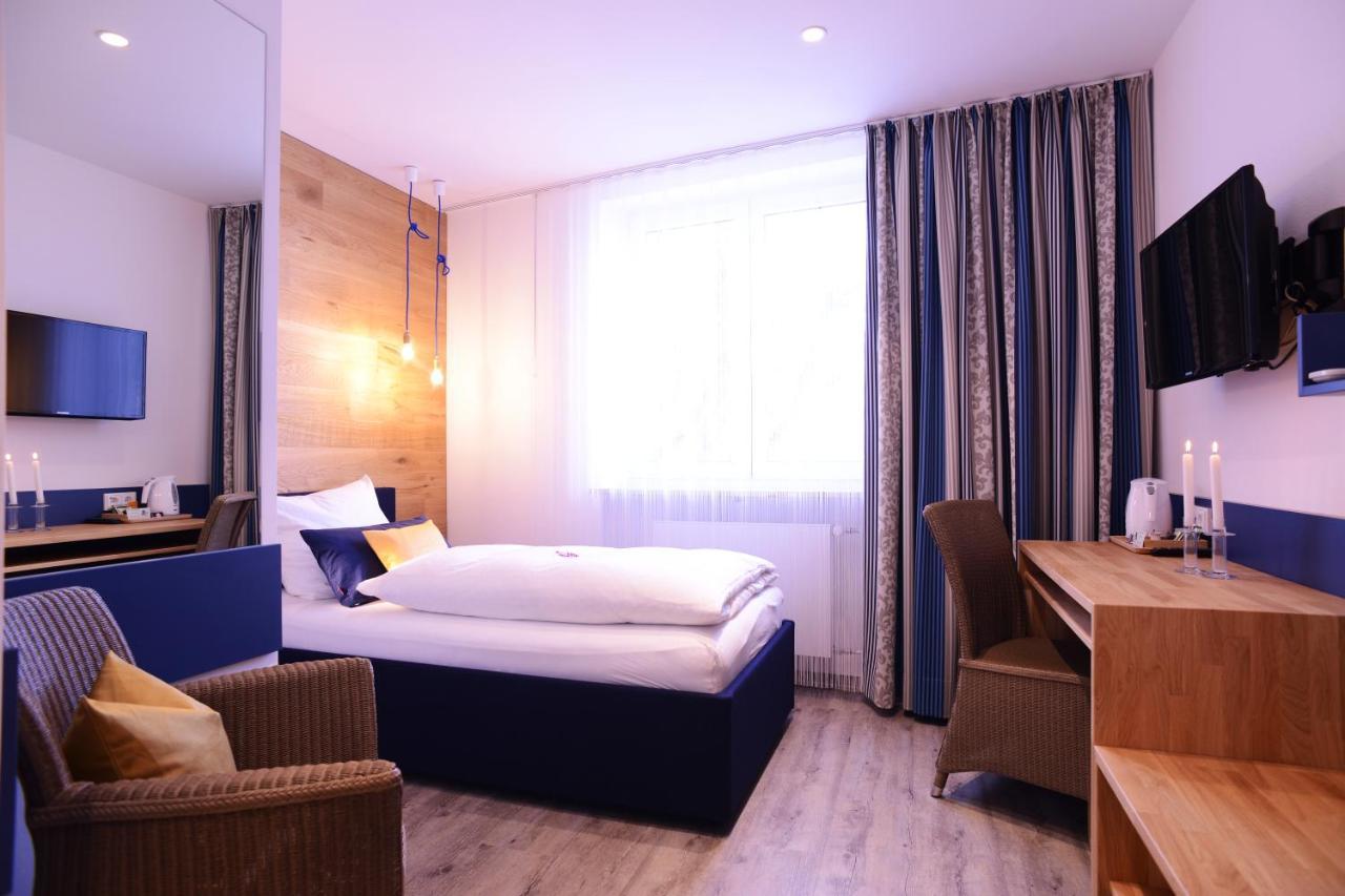 Gasthof Zur Post Hotel Und Parkplatz Vohenstrauss Esterno foto